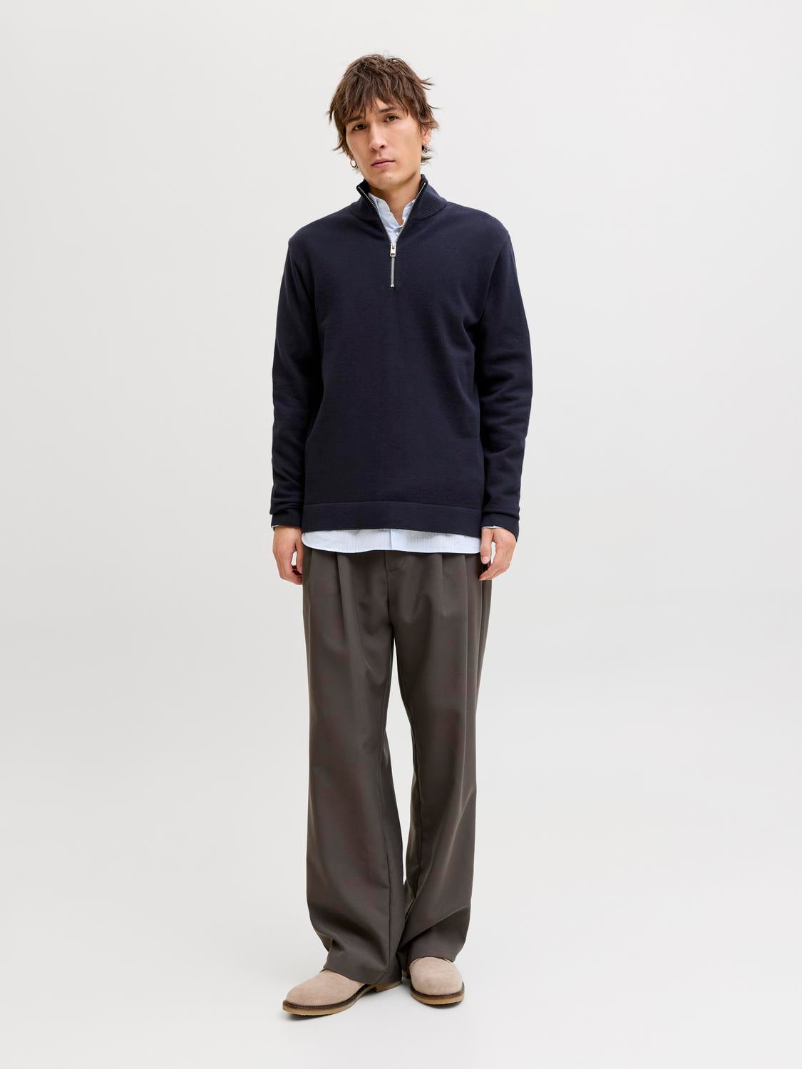 model_shot-front_full